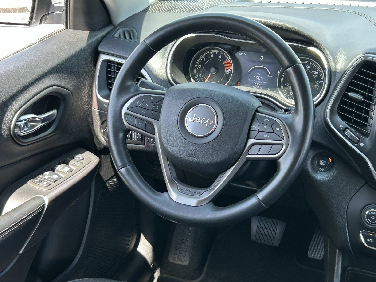 2021 Jeep Cherokee Latitude Lux - Photo 17