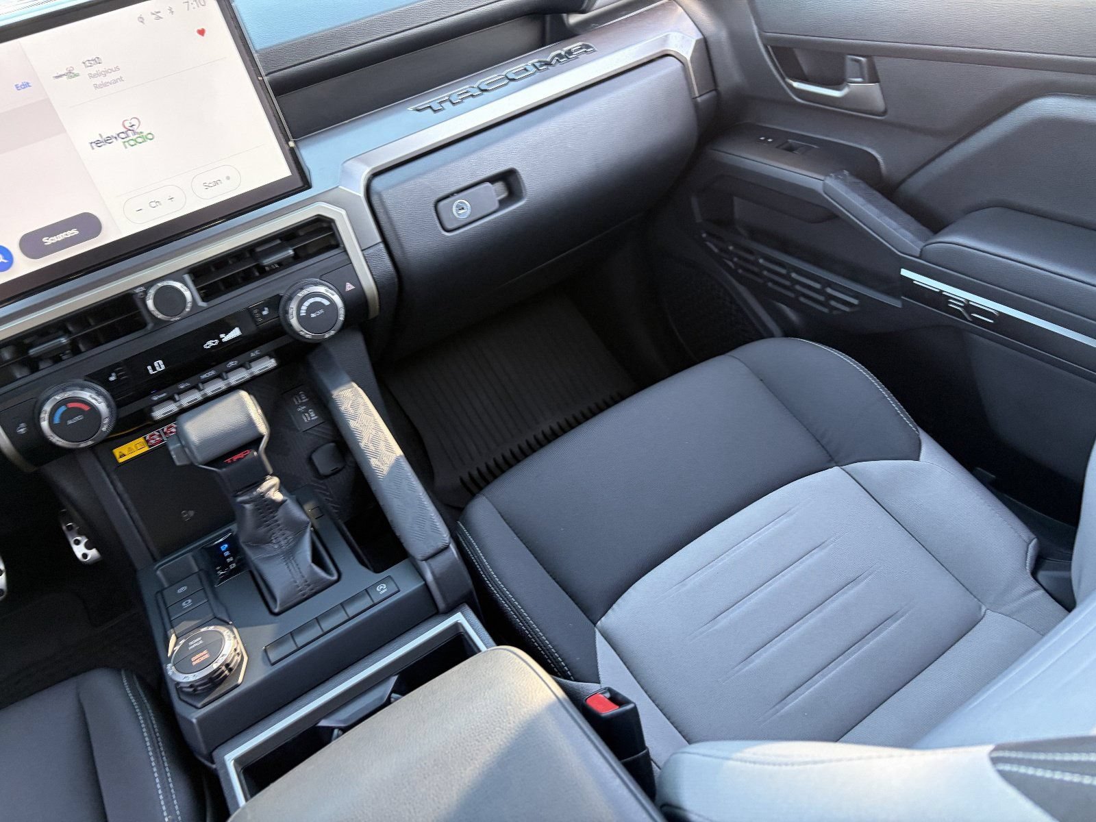 2024 Toyota Tacoma TRD Sport - Photo 18