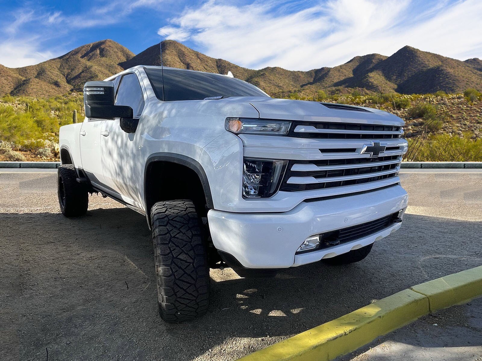 2022 Chevrolet Silverado 2500HD High Country photo 2