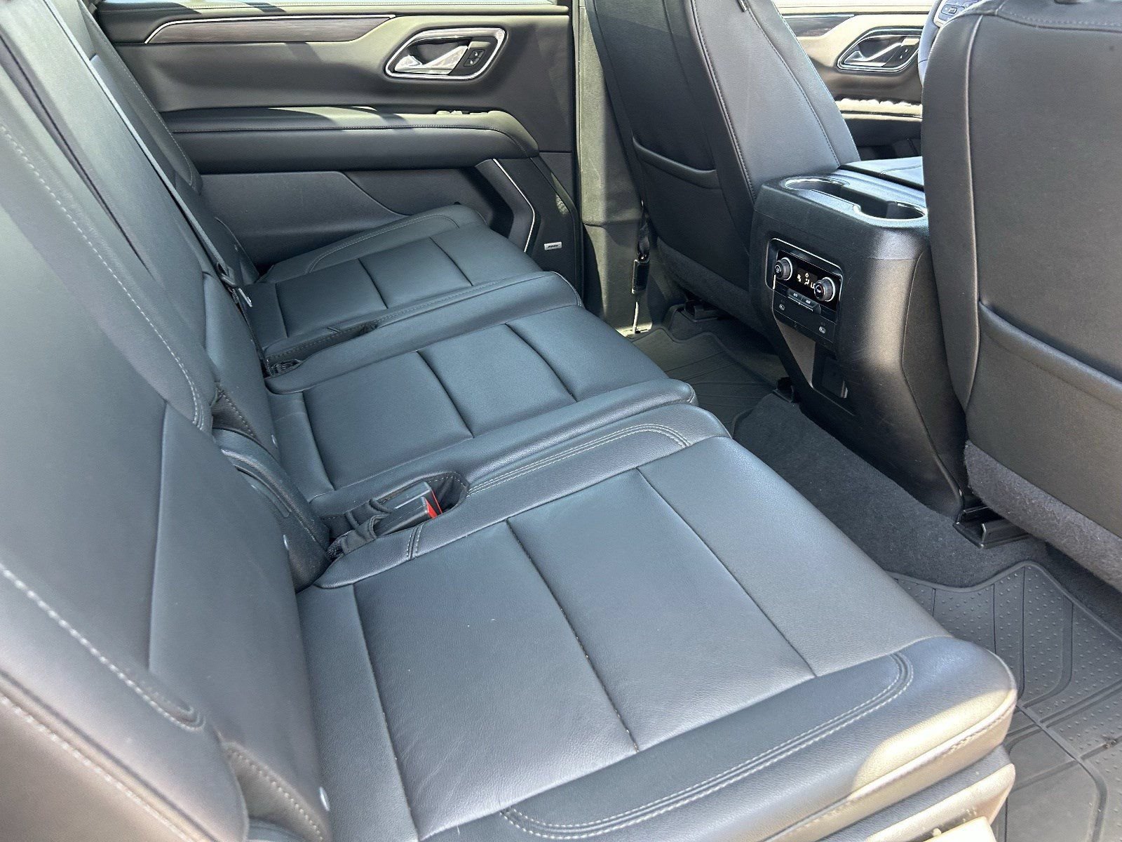 2024 Chevrolet Suburban LT - Photo 14