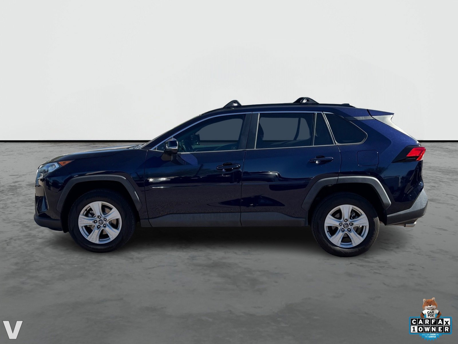 2020 Toyota RAV4 XLE photo 2