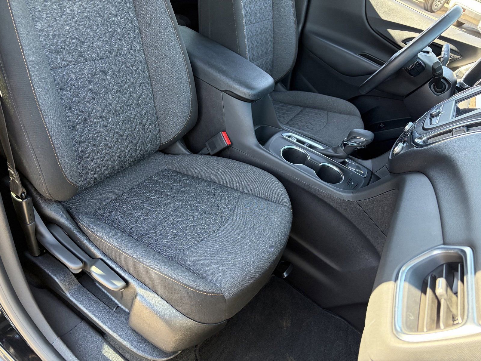 2024 Chevrolet Equinox LT - Photo 10