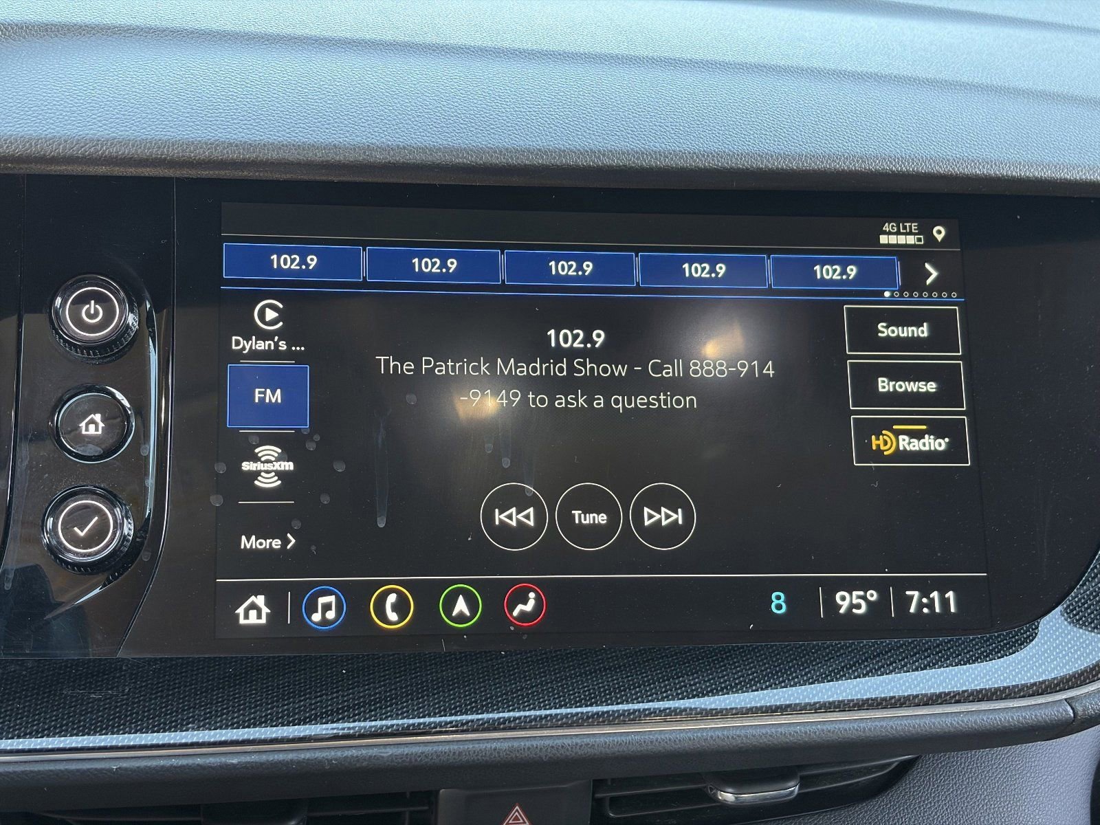 2022 Buick Envision Essence - Photo 27
