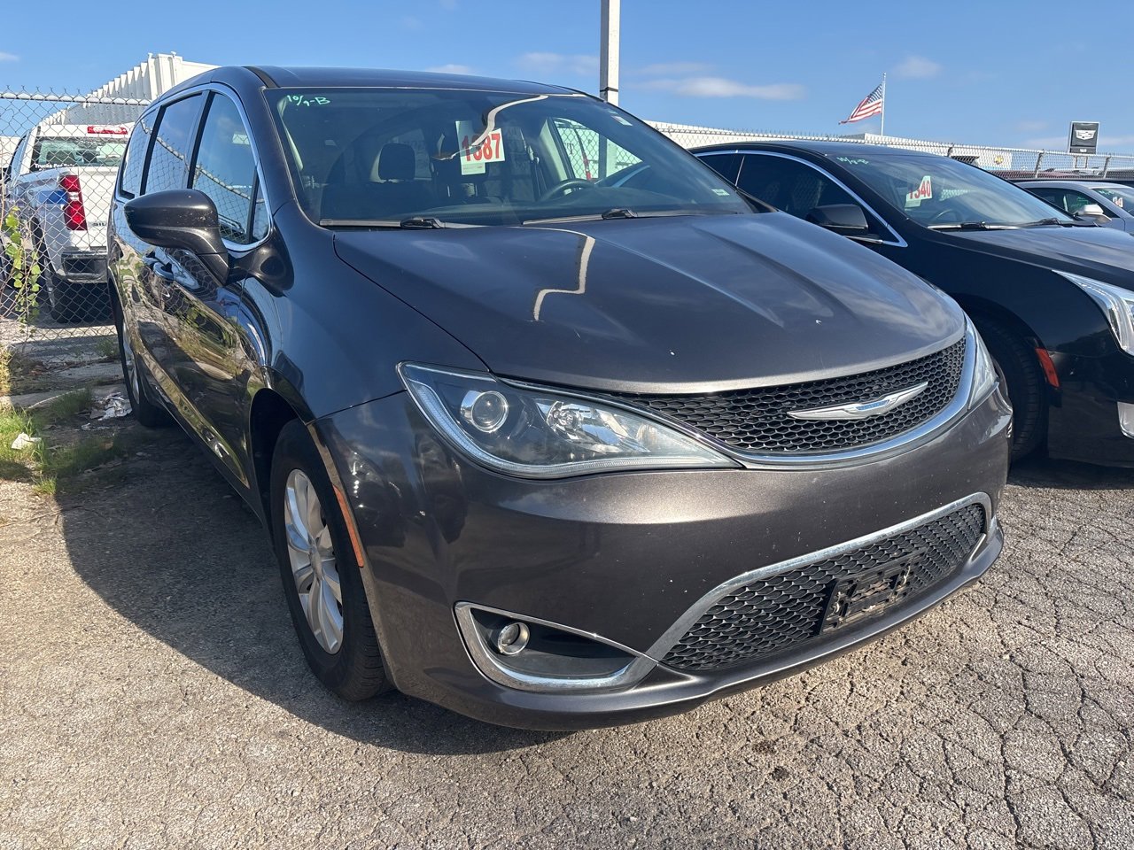 2018 Chrysler Pacifica Touring Plus photo 4