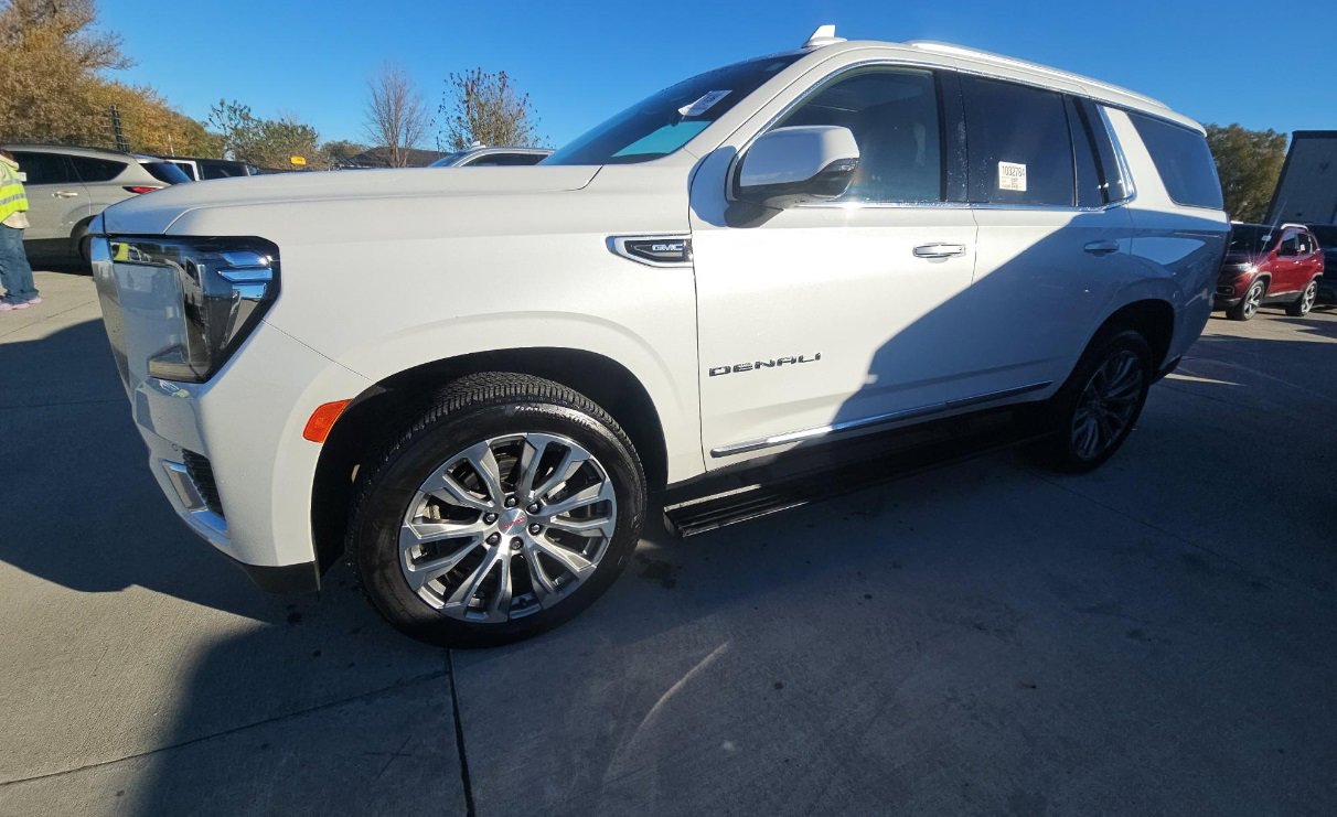 Used 2021 GMC Yukon Denali with VIN 1GKS2DKL6MR371378 for sale in Kansas City