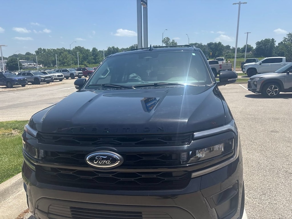 Used 2022 Ford Expedition Limited