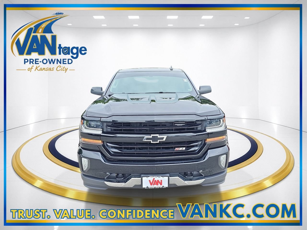 Used 2018 Chevrolet Silverado 1500 LT with VIN 3GCUKREC1JG290751 for sale in Kansas City