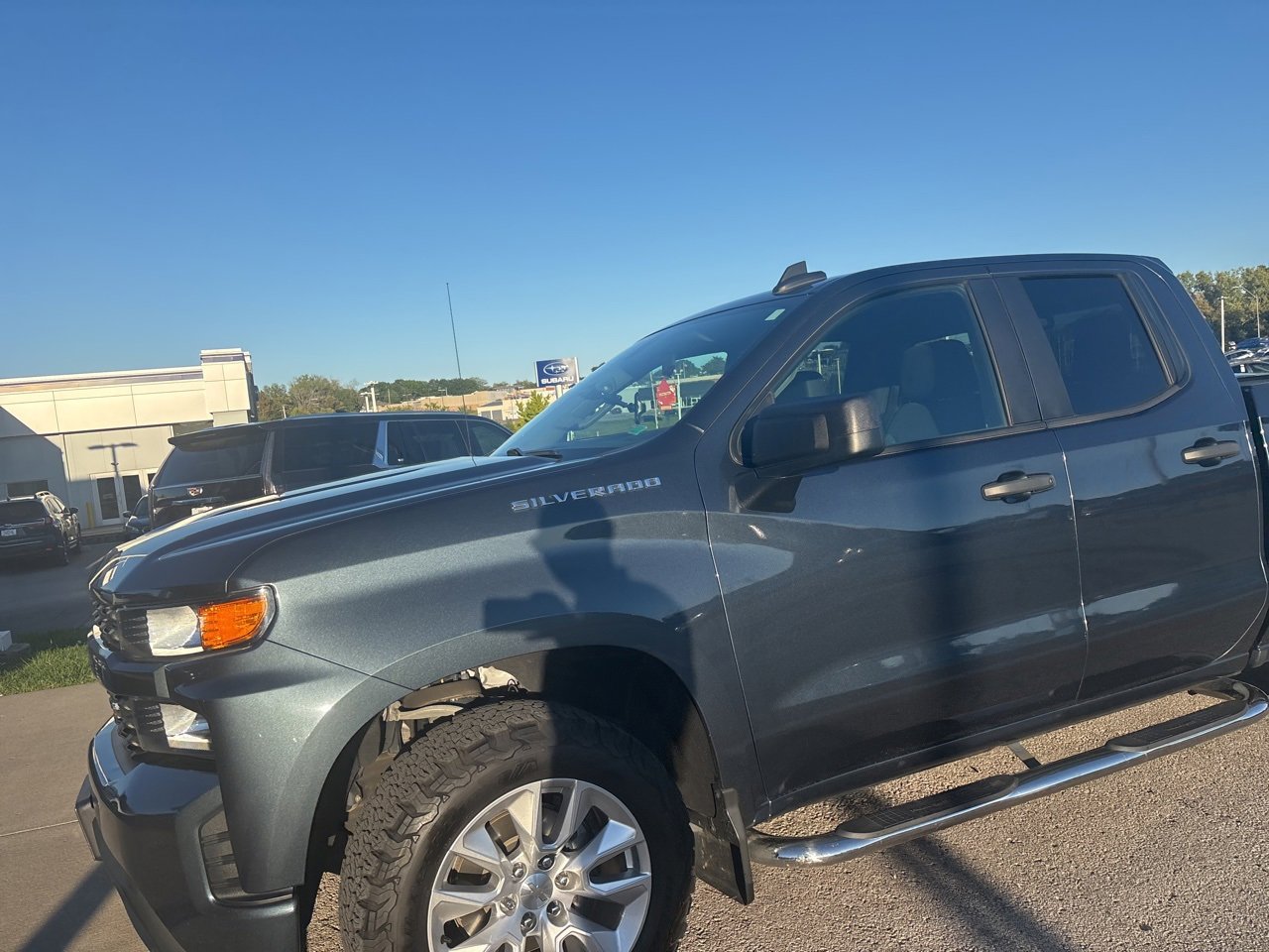 2020 Chevrolet Silverado 1500 Custom photo 3
