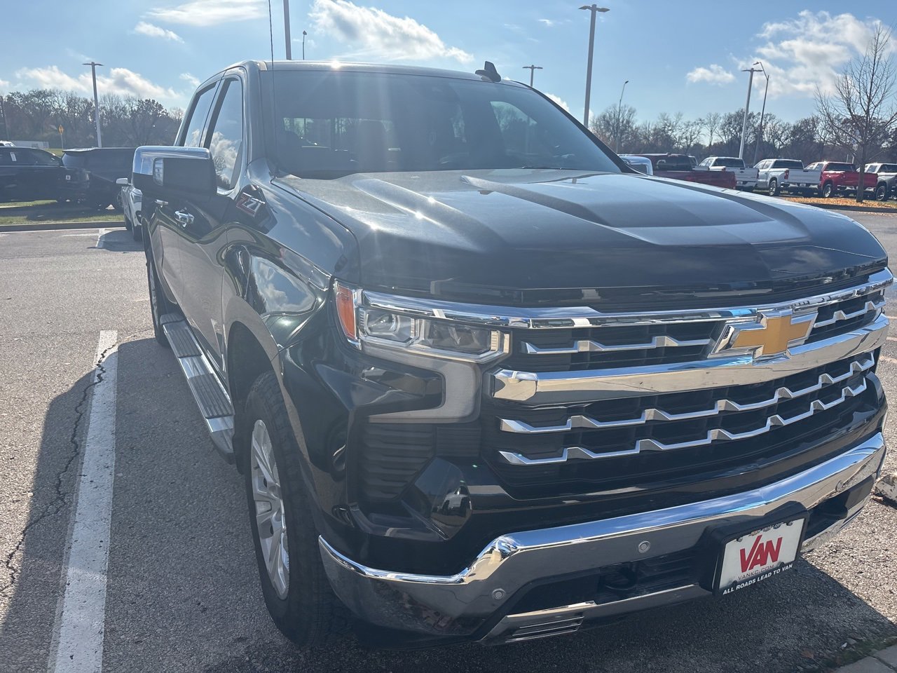 2025 Chevrolet Silverado 1500 LTZ photo 3