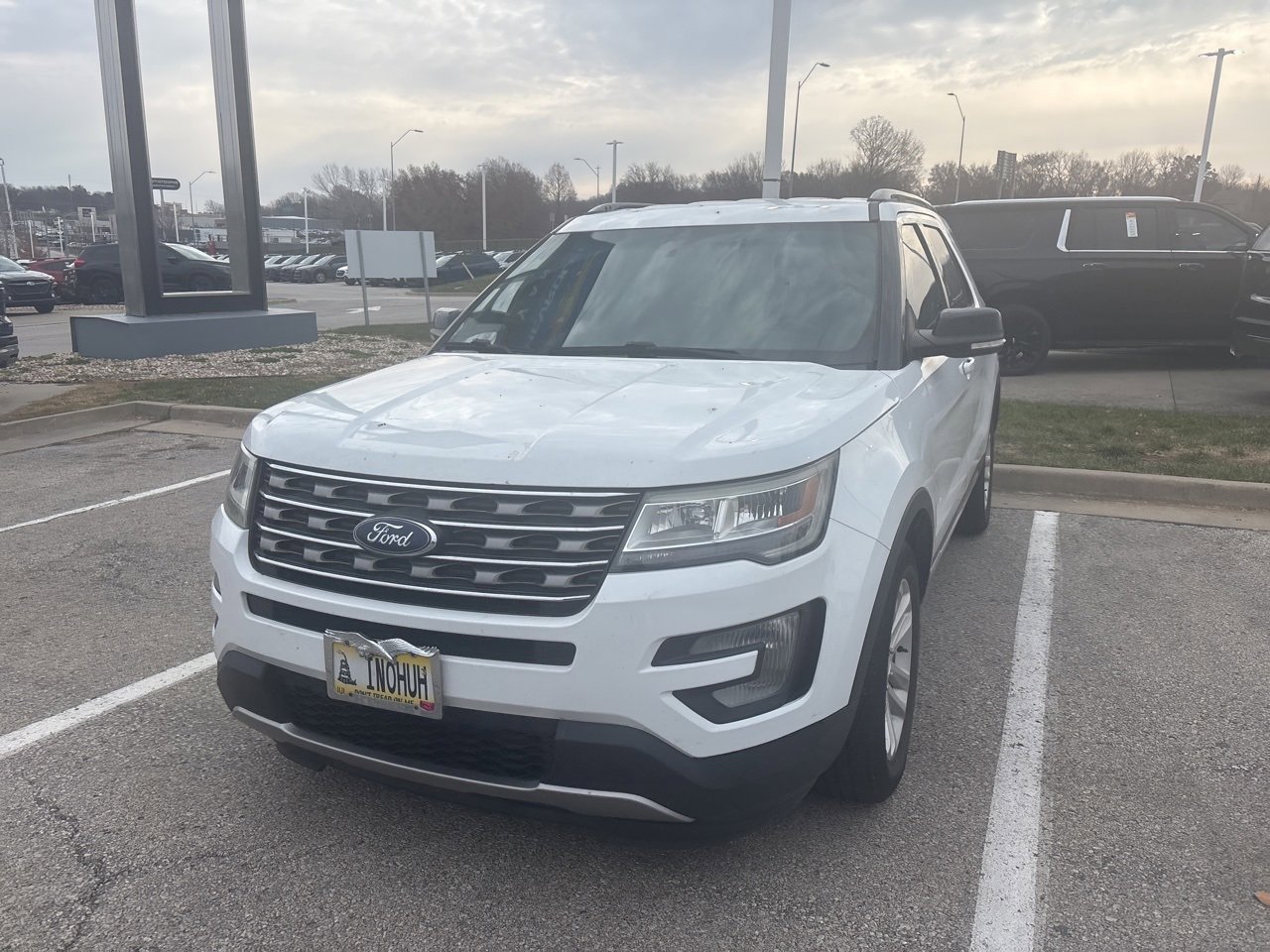 2017 Ford Explorer XLT photo 2