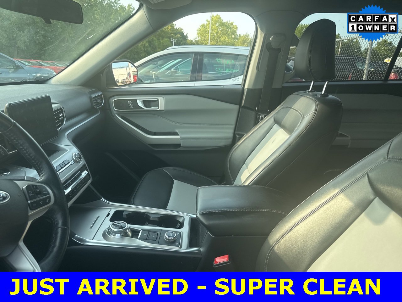 2022 Ford Explorer XLT photo 2