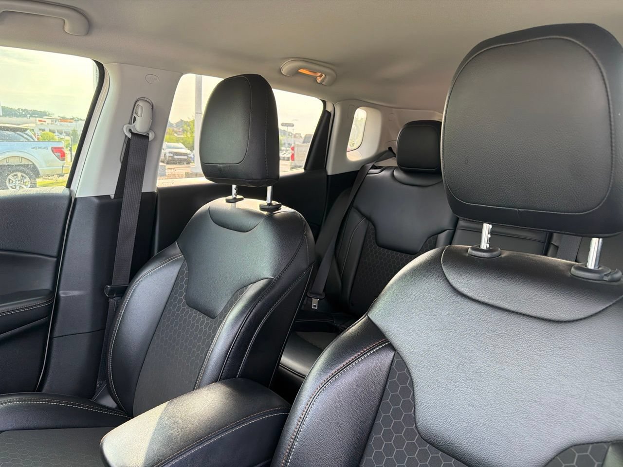 Used 2019 Jeep Compass Latitude with VIN 3C4NJDBB3KT834570 for sale in Kansas City