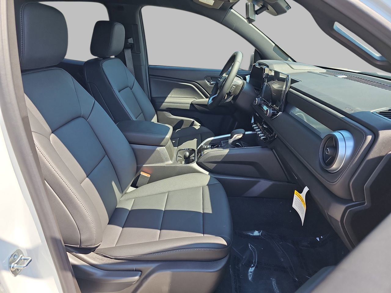 2025 Chevrolet Colorado Work Truck - Photo 10