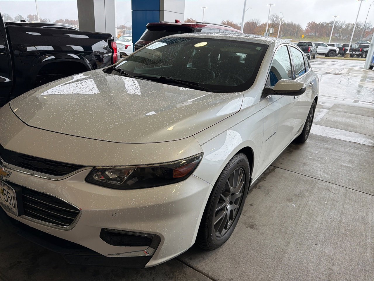 2016 Chevrolet Malibu Premier photo 2
