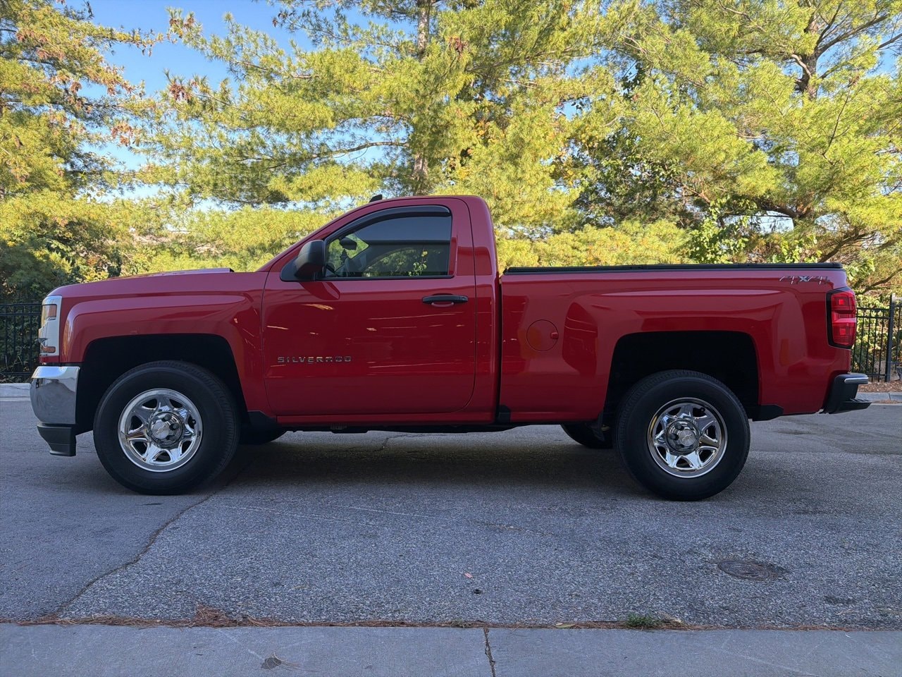 Used 2018 Chevrolet Silverado 1500 Work Truck 1WT with VIN 1GCNKNEC3JZ381324 for sale in Kansas City