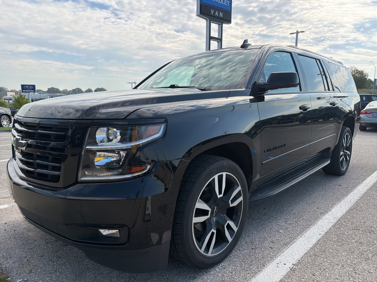 2020 Chevrolet Suburban Premier photo 2