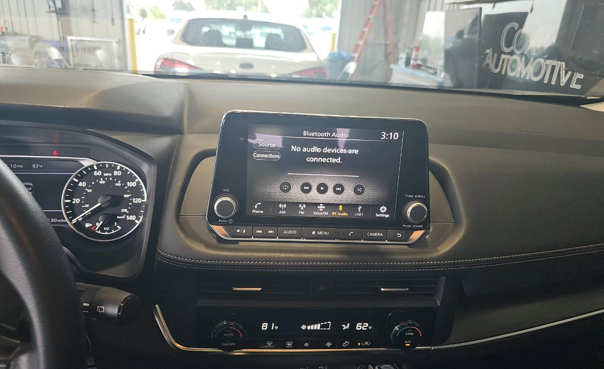 2024 Nissan Rogue SV photo 2