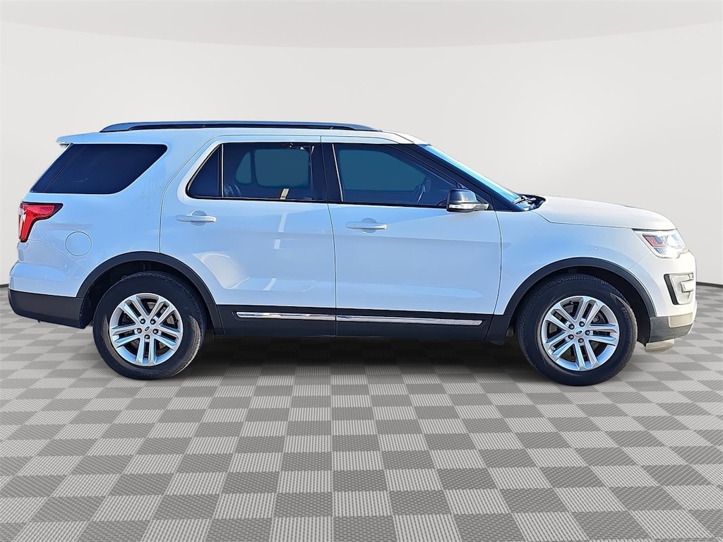 Used 2017 Ford Explorer XLT SUV