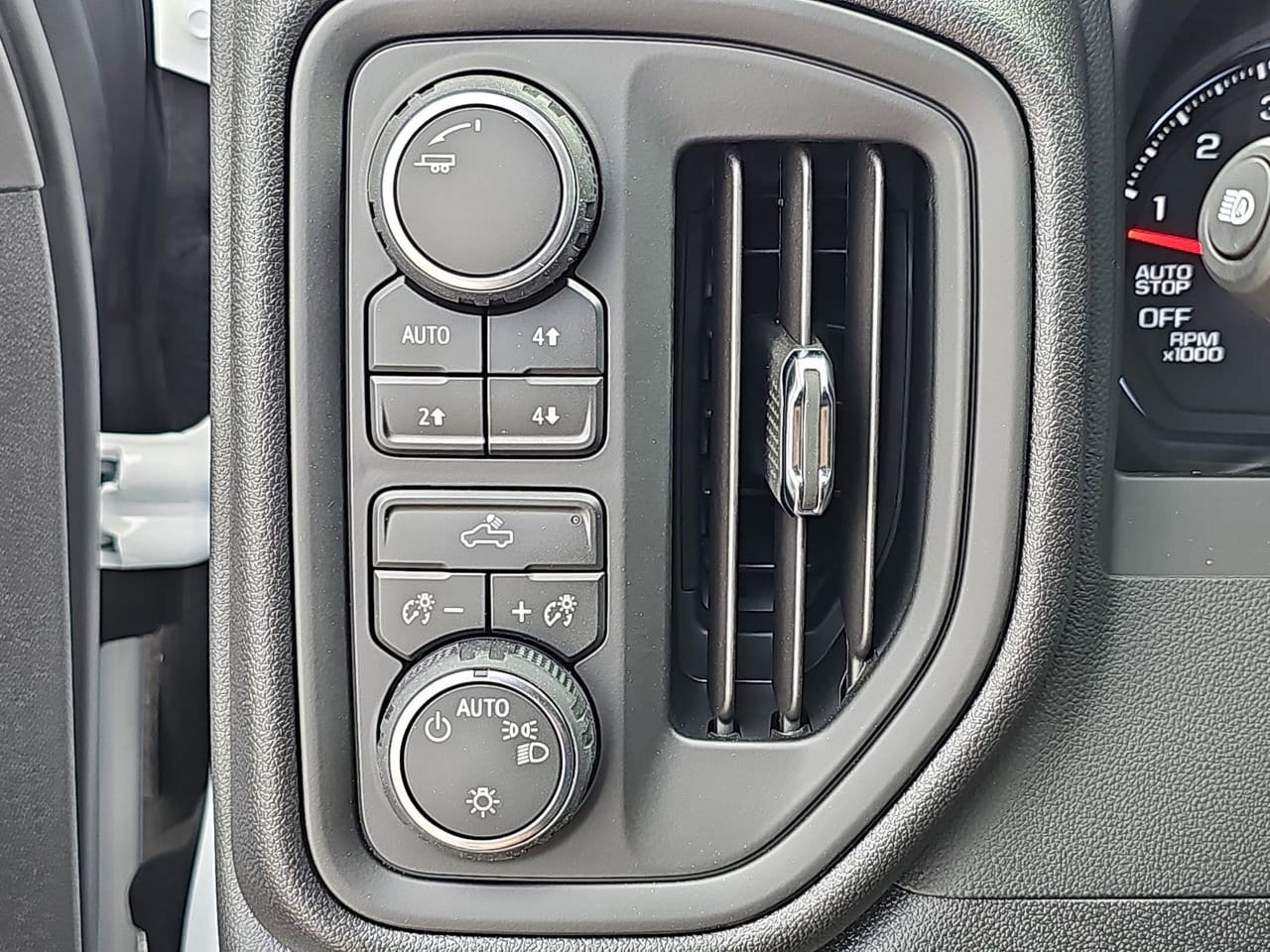 2026 Chevrolet Silverado 1500 Custom Trail Boss - Photo 23