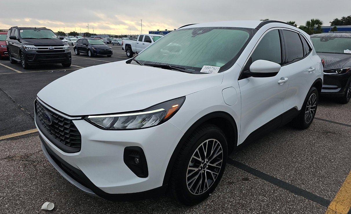 2023 Ford Escape PHEV's photo