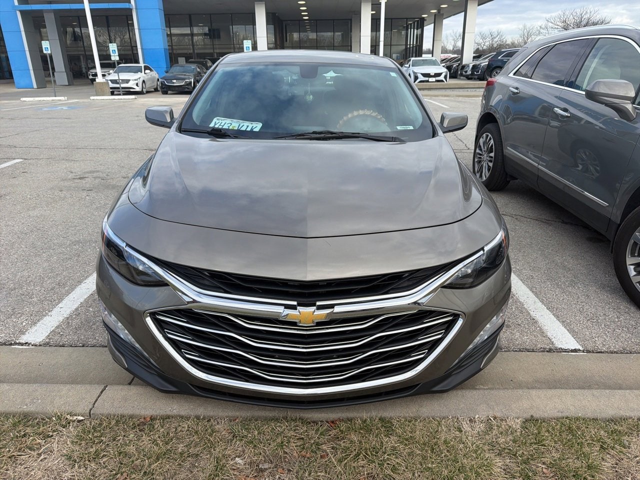 Used 2020 Chevrolet Malibu 1LT with VIN 1G1ZD5ST8LF072316 for sale in Kansas City