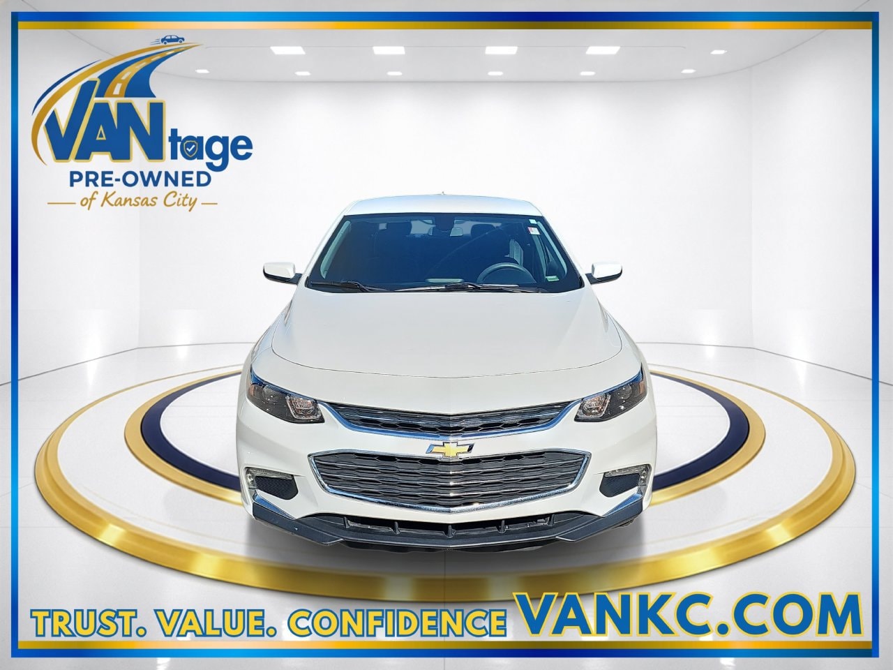Used 2018 Chevrolet Malibu 1LT with VIN 1G1ZD5ST1JF107811 for sale in Kansas City