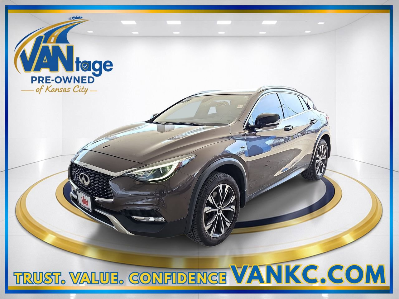 2017 INFINITI QX30 Premium