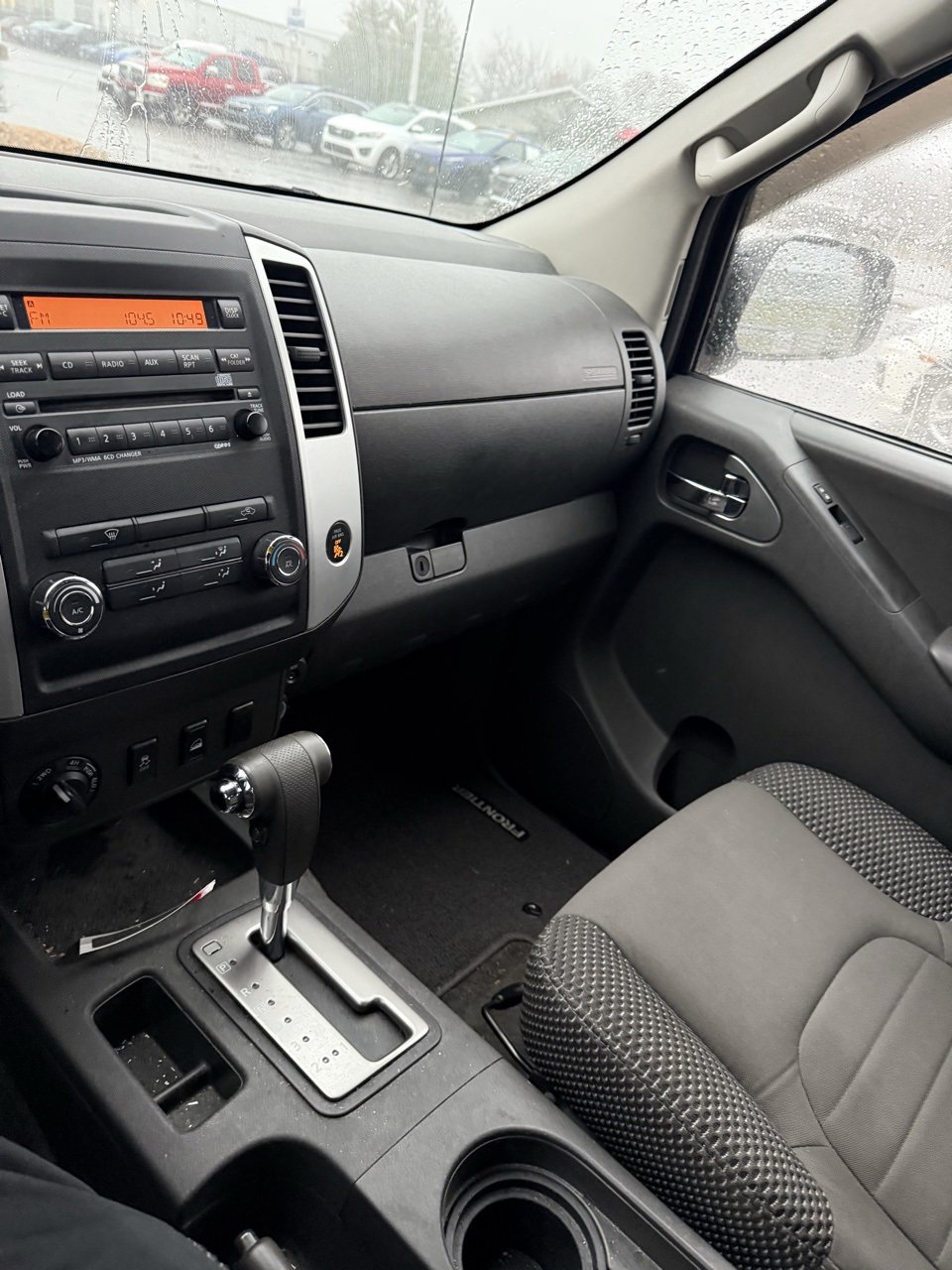 2012 Nissan Frontier SV photo 3