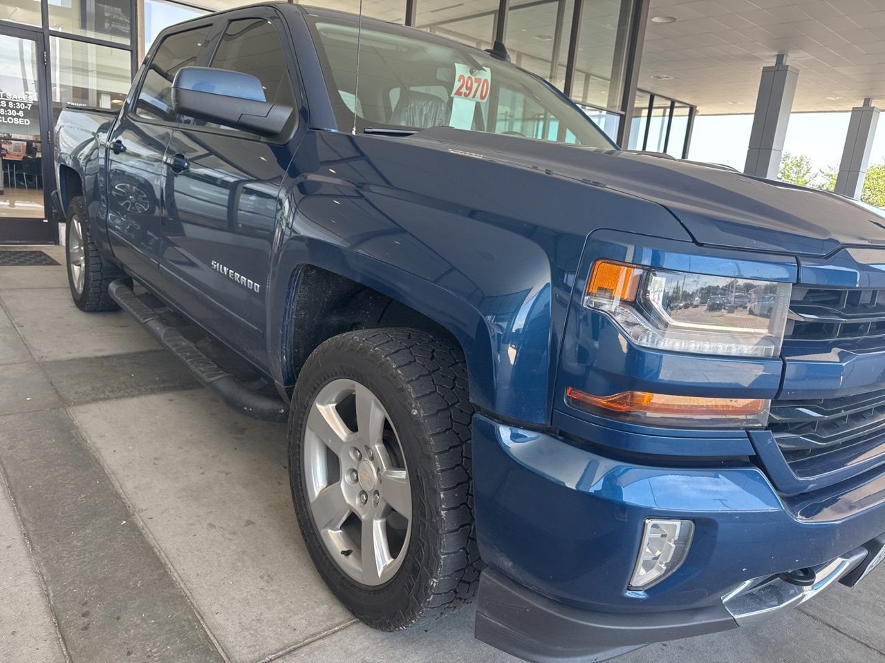 Used 2017 Chevrolet Silverado 1500 LT Z71 with VIN 3GCUKREC7HG372123 for sale in Kansas City