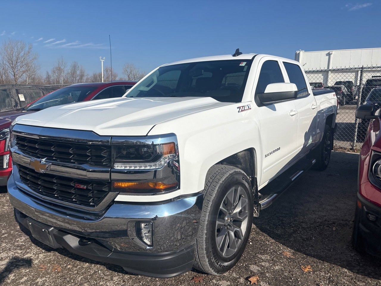 Used 2018 Chevrolet Silverado 1500 LT with VIN 3GCUKRER9JG273149 for sale in Kansas City