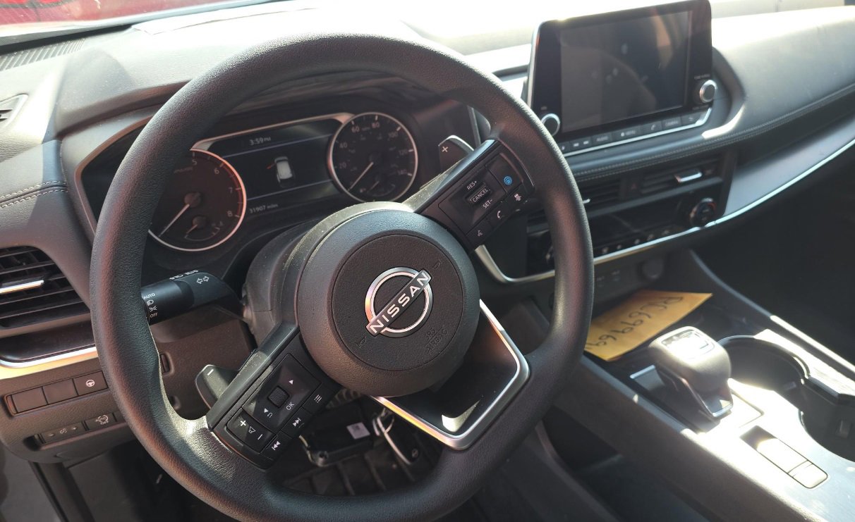 2024 Nissan Rogue SV photo 4