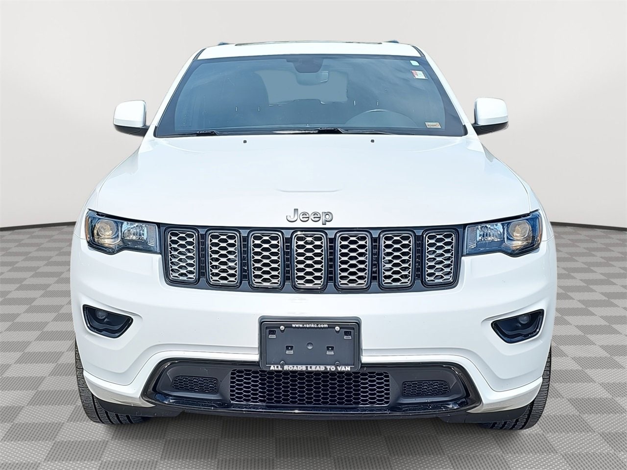 Used 2020 Jeep Grand Cherokee Altitude with VIN 1C4RJFAGXLC422590 for sale in Kansas City