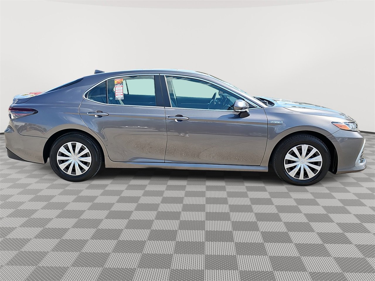 2021 Toyota Camry Hybrid LE photo 4
