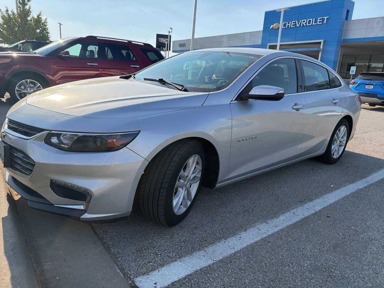 2018 Chevrolet Malibu 1LT photo 2