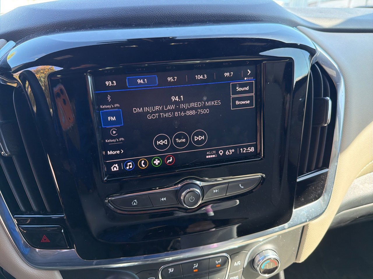 2023 Chevrolet Traverse LS photo 4