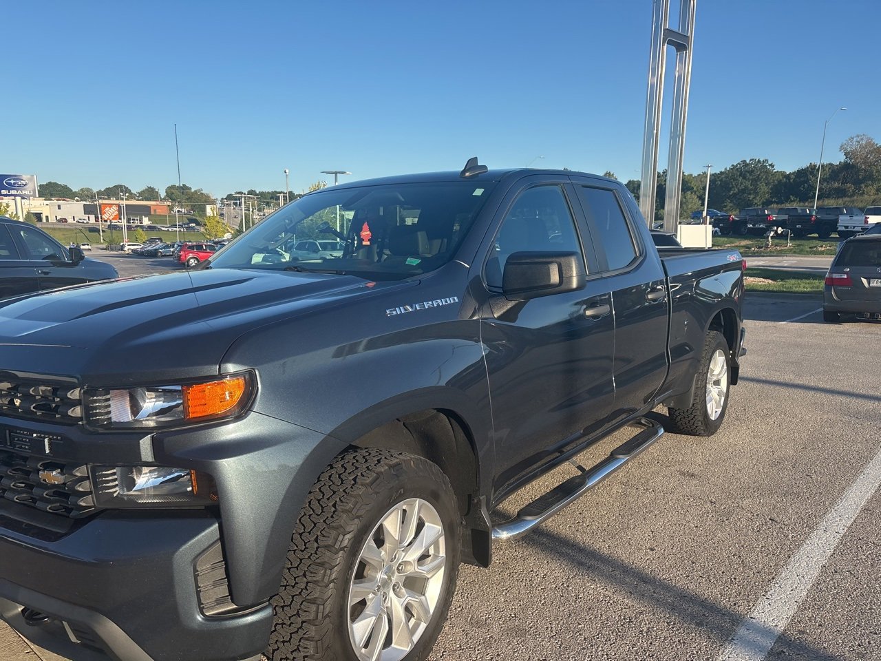 2020 Chevrolet Silverado 1500 Custom photo 2