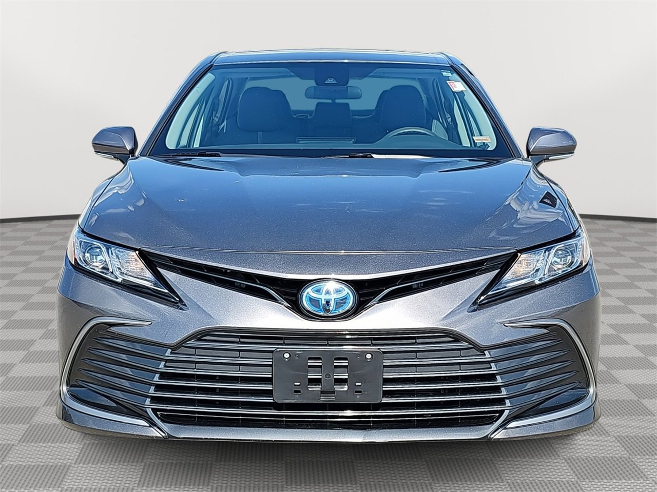 2021 Toyota Camry Hybrid LE photo 2