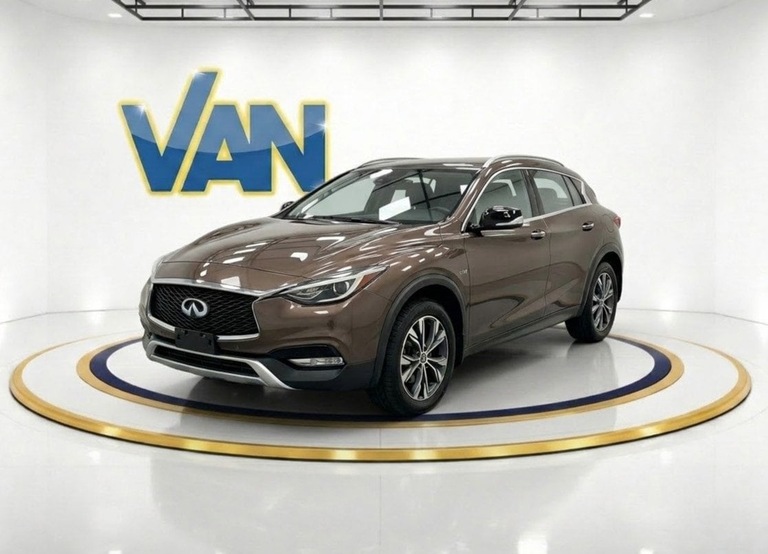 2017 INFINITI QX30 Premium