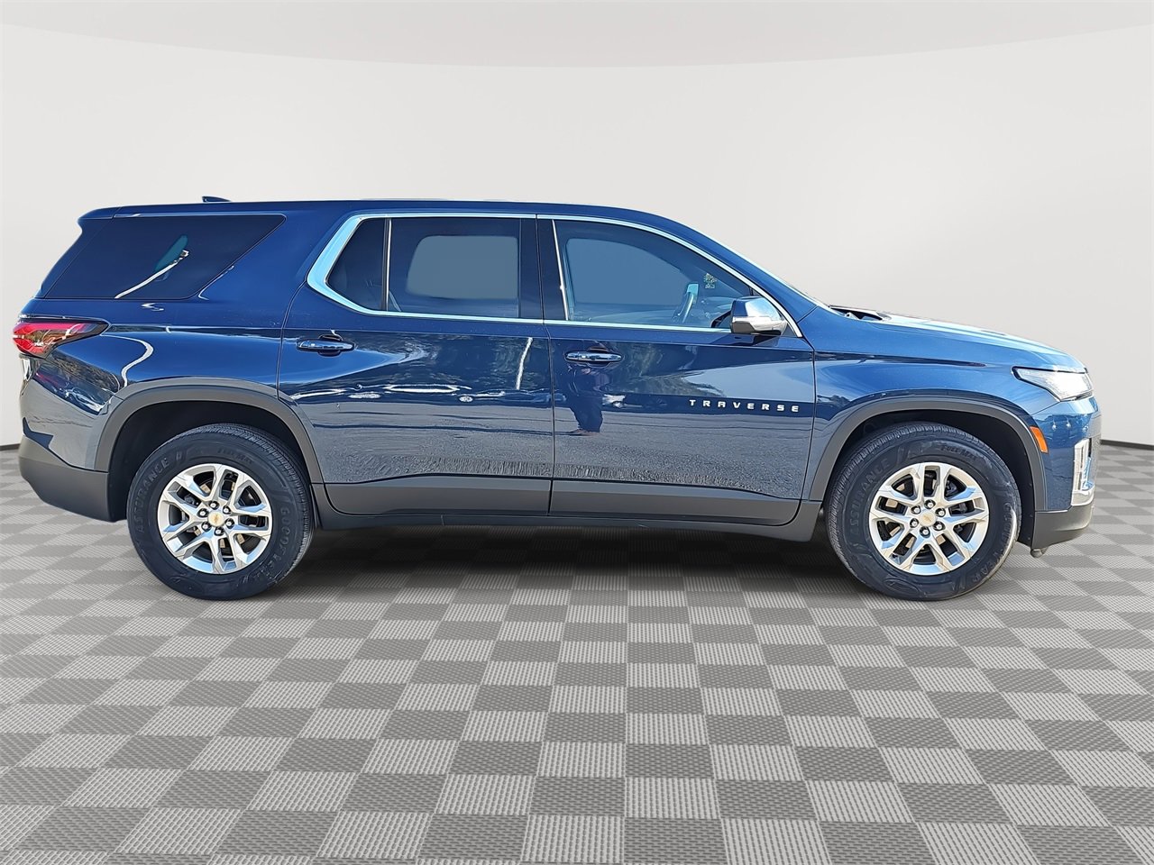 2023 Chevrolet Traverse LS photo 4