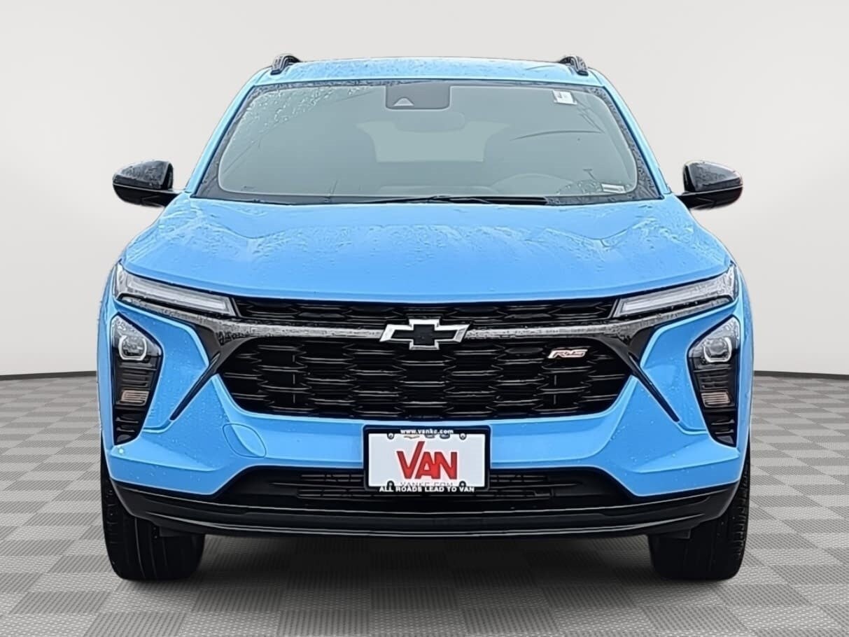 2024 Chevrolet Trax photo 2