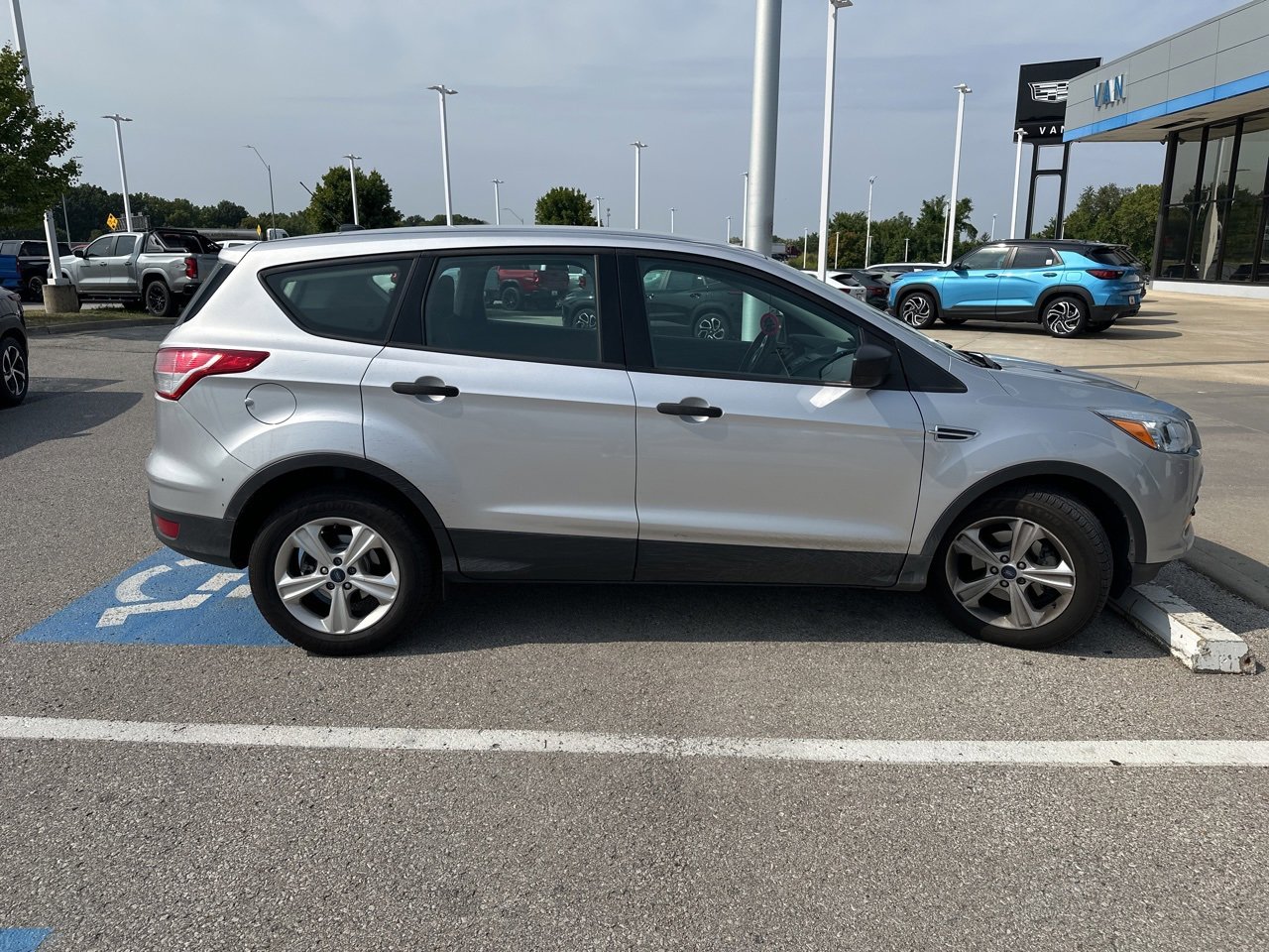 2015 Ford Escape S photo 4
