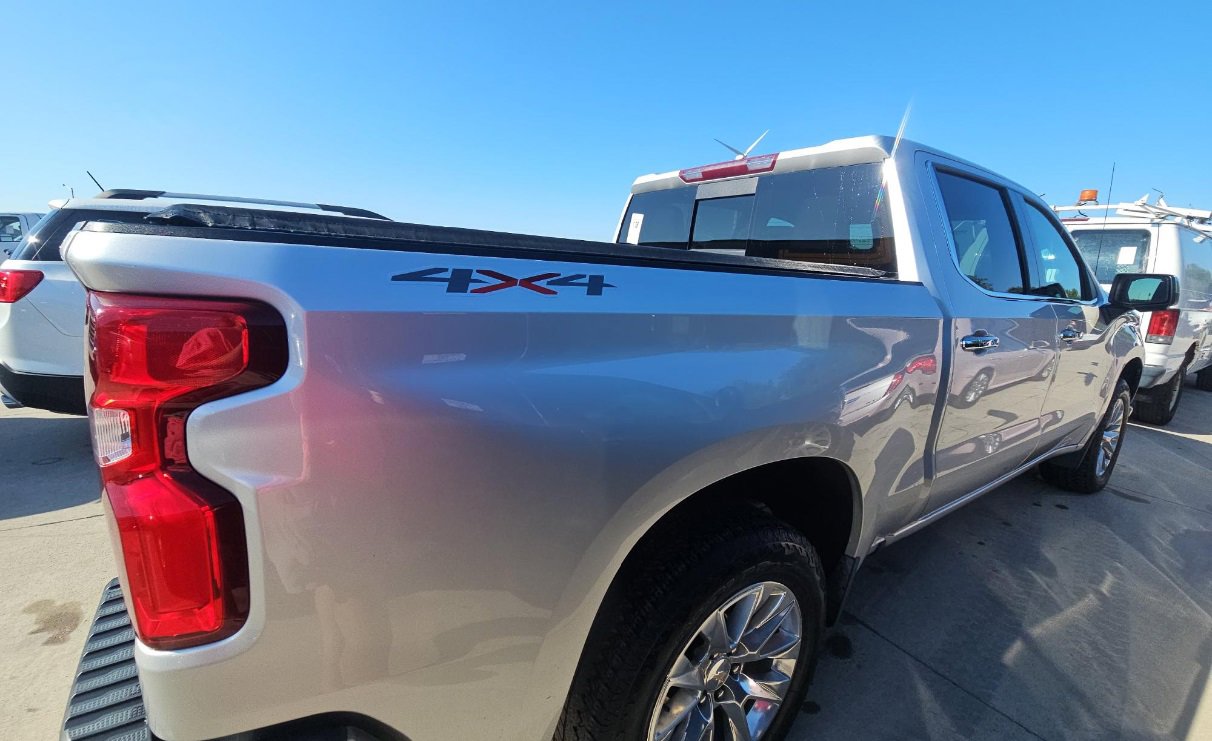 2019 Chevrolet Silverado 1500 LTZ photo 3