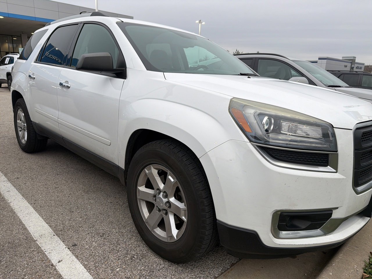 2016 Gmc Acadia SLE photo 2