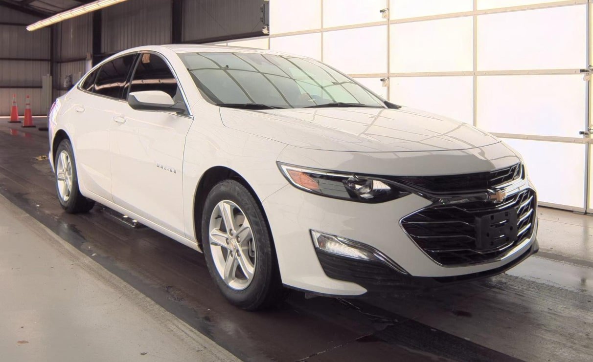2024 Chevrolet Malibu LS photo 3