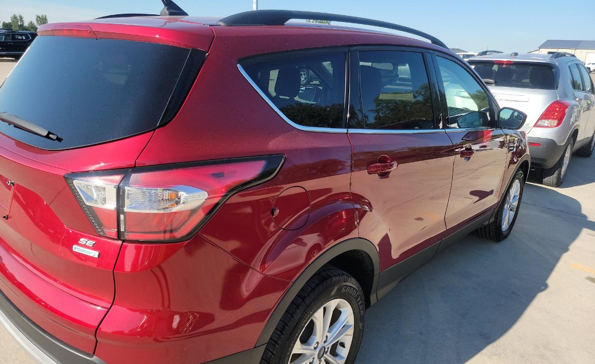 Used 2018 Ford Escape SE with VIN 1FMCU0GD6JUD51124 for sale in Kansas City