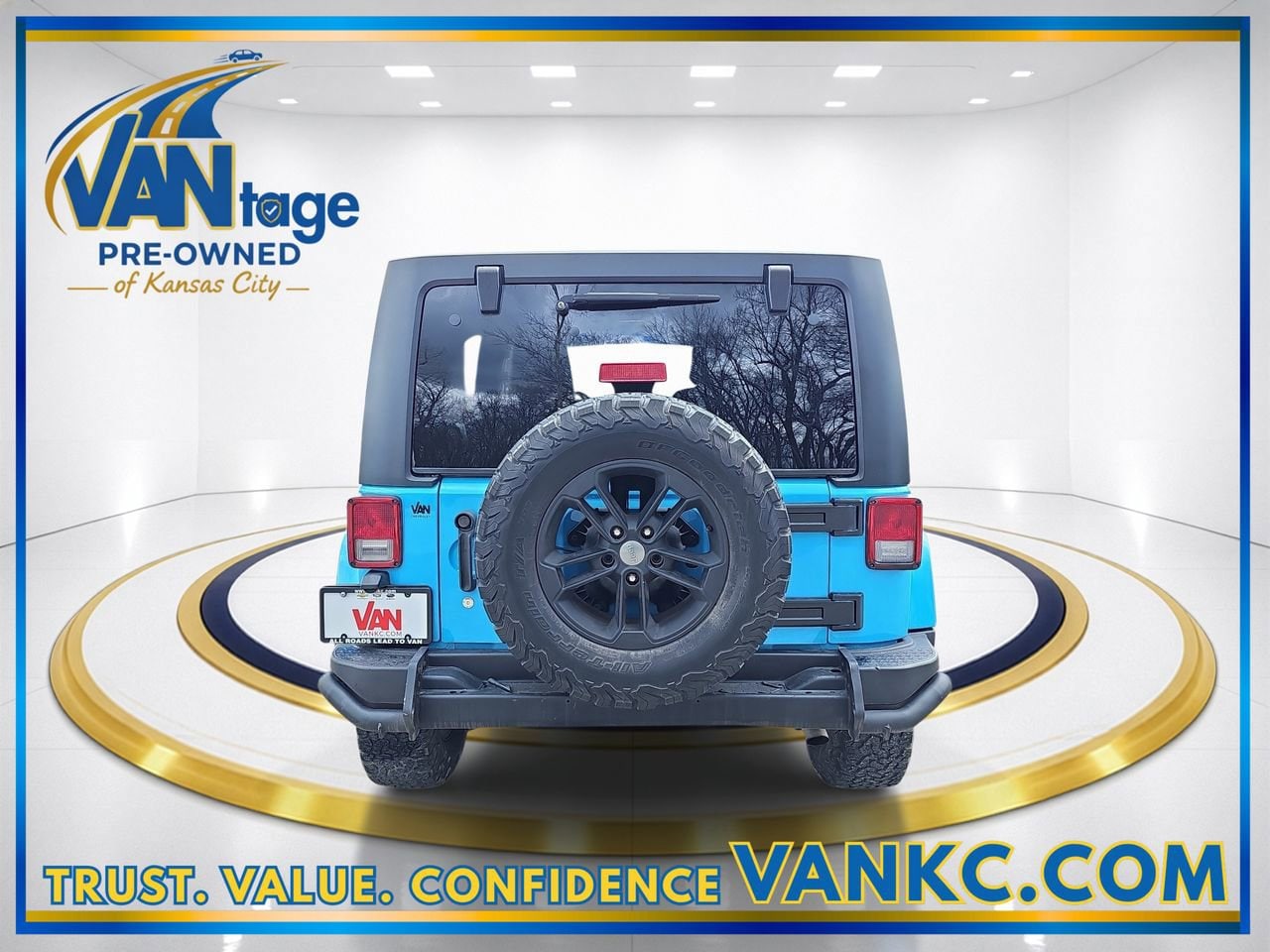 View vehicle photo 7