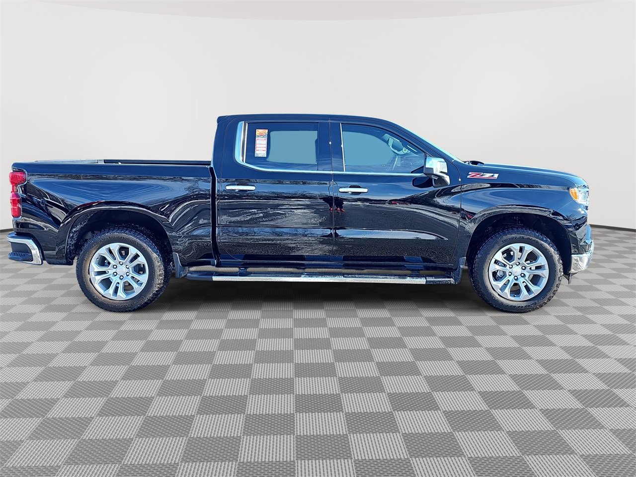 2025 Chevrolet Silverado 1500 LTZ photo 4