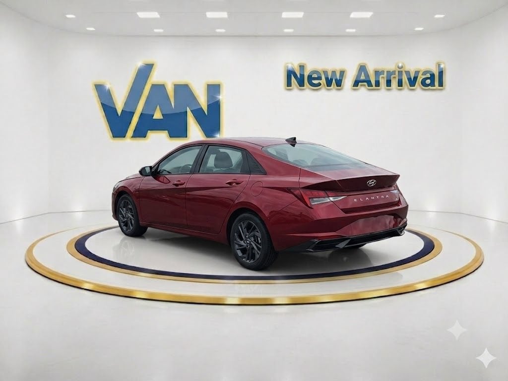 Used 2024 Hyundai Elantra Hybrid Blue Sedan