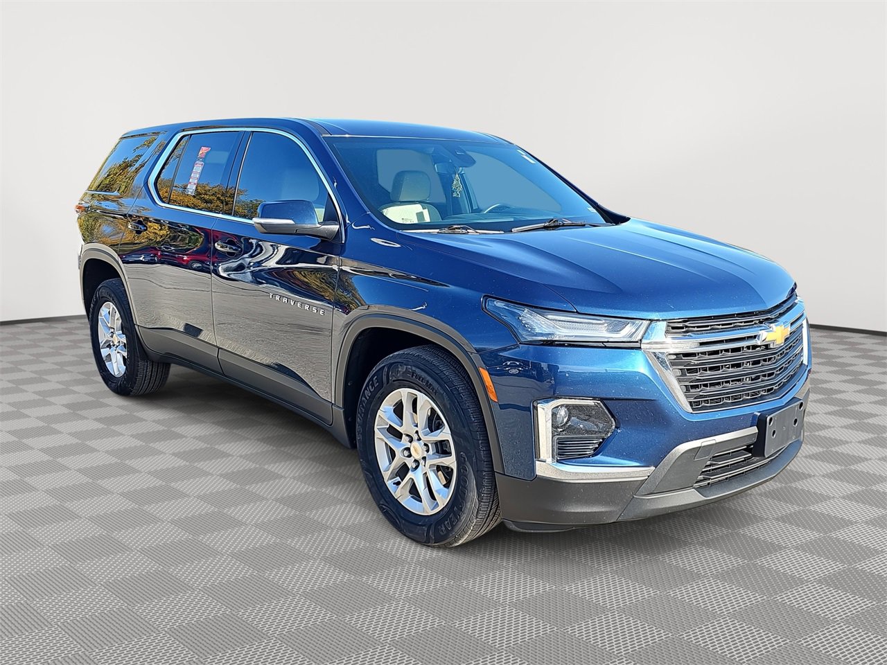 2023 Chevrolet Traverse LS photo 3