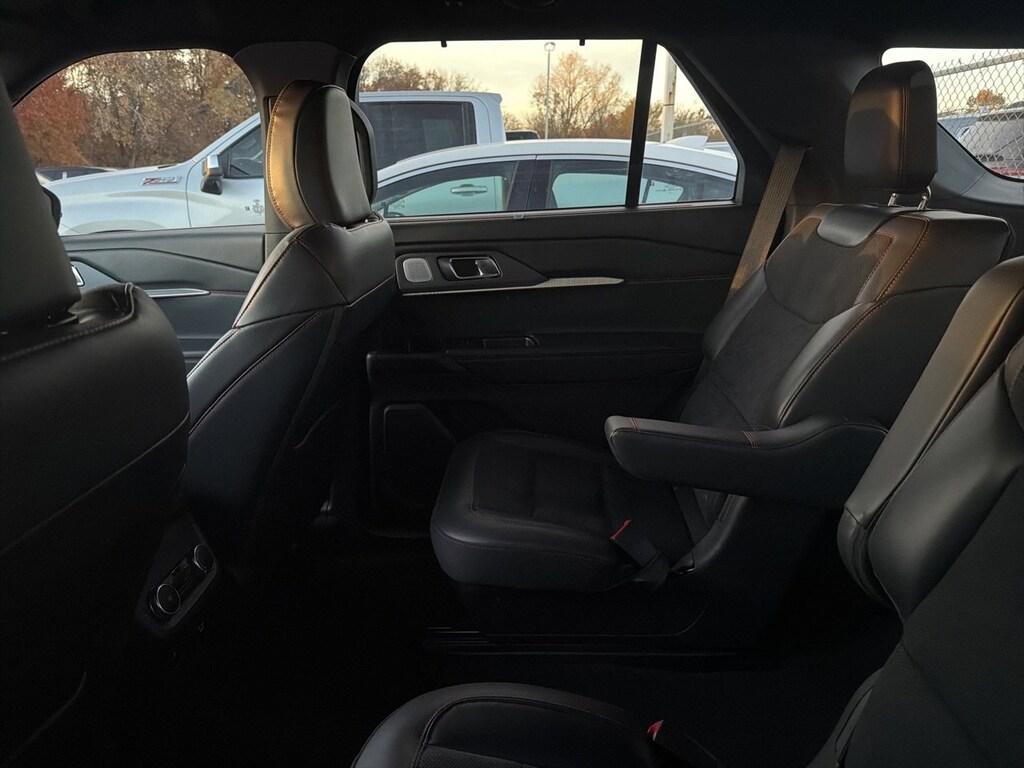 Used 2025 Ford Explorer ST